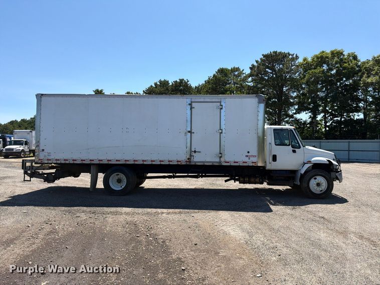 image for item YA2502 2018 International 4300 box truck