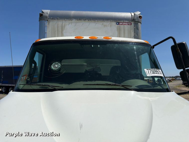 image for item YA2502 2018 International 4300 box truck