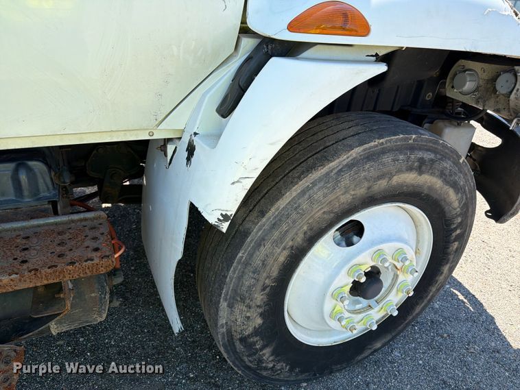 image for item YA2502 2018 International 4300 box truck