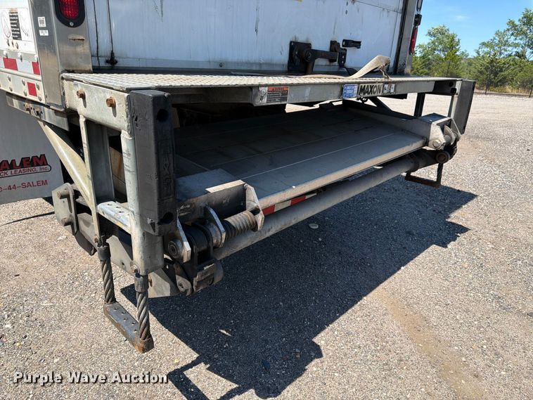 image for item YA2502 2018 International 4300 box truck