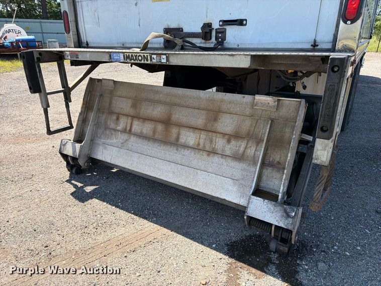 image for item YA2502 2018 International 4300 box truck