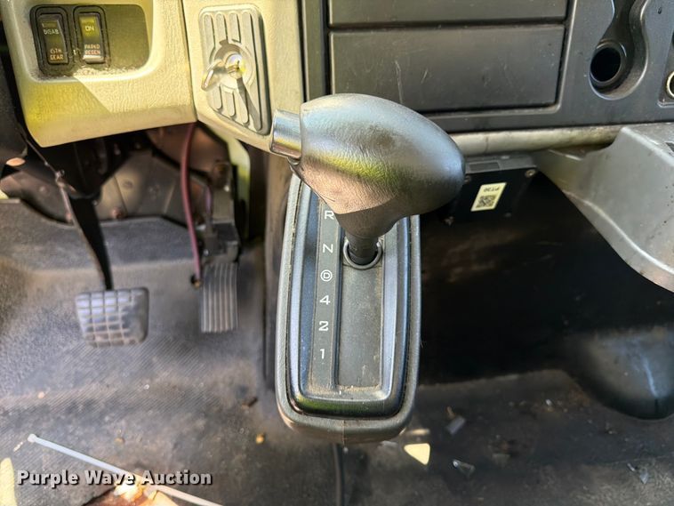 image for item YA2502 2018 International 4300 box truck