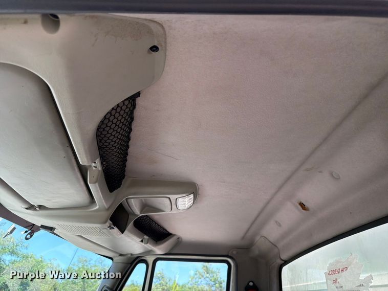 image for item YA2502 2018 International 4300 box truck