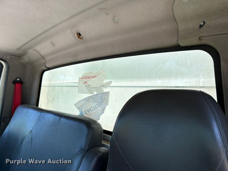 image for item YA2502 2018 International 4300 box truck