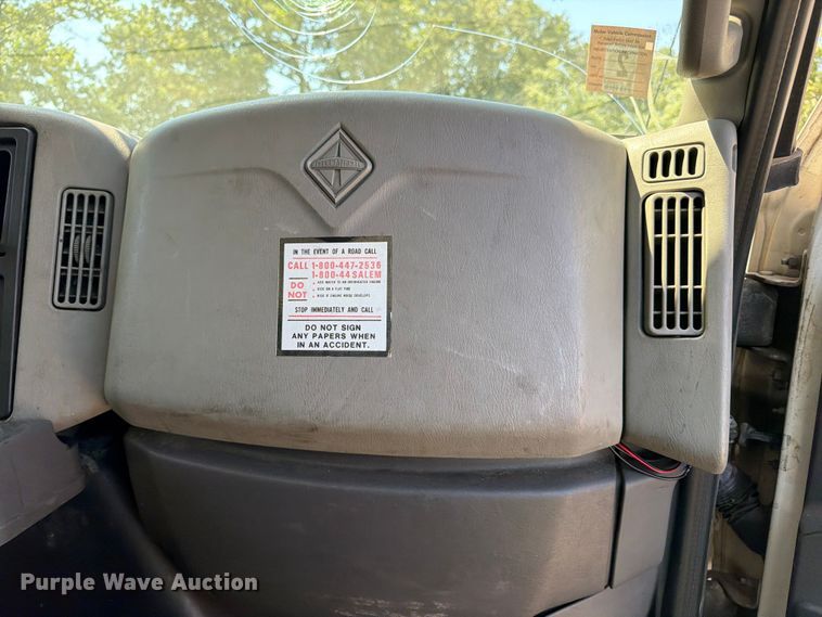 image for item YA2502 2018 International 4300 box truck