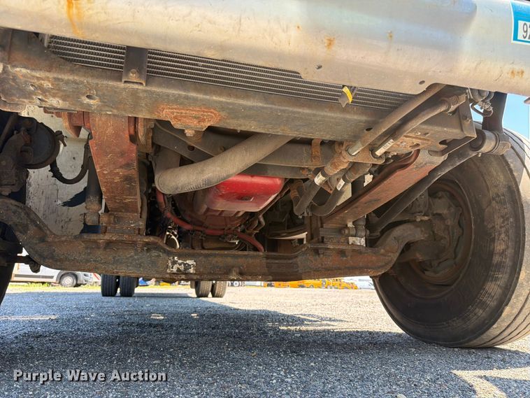 image for item YA2502 2018 International 4300 box truck