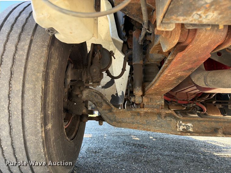 image for item YA2502 2018 International 4300 box truck