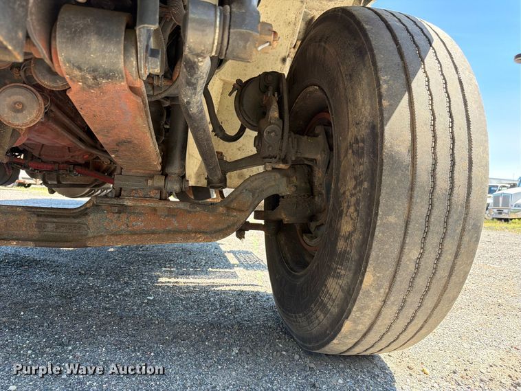 image for item YA2502 2018 International 4300 box truck