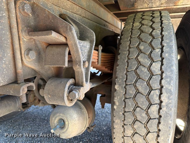 image for item YA2502 2018 International 4300 box truck