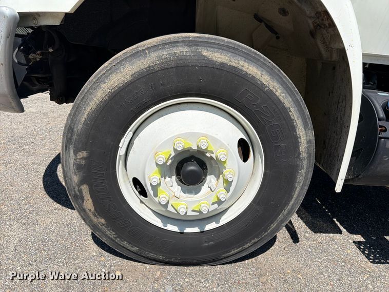 image for item YA2502 2018 International 4300 box truck