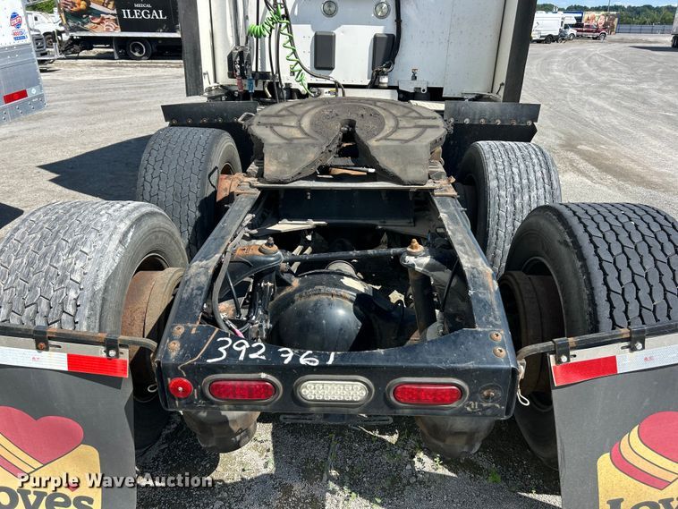 image for item YA2947 2017 Peterbilt 579 semi truck