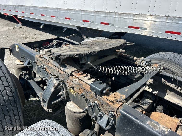 image for item YA2947 2017 Peterbilt 579 semi truck
