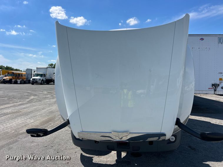 image for item YA2947 2017 Peterbilt 579 semi truck