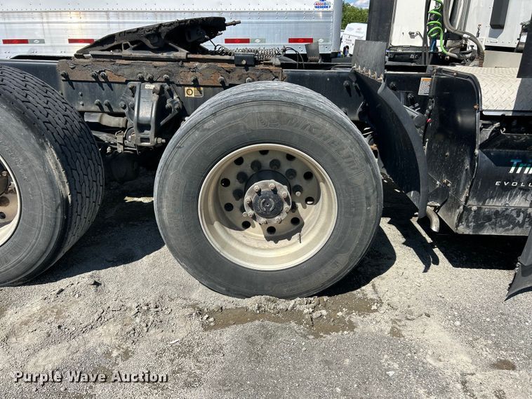 image for item YA2947 2017 Peterbilt 579 semi truck
