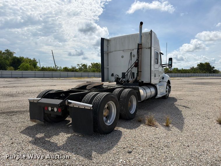 image for item YA3251 2015 Kenworth T680 semi truck