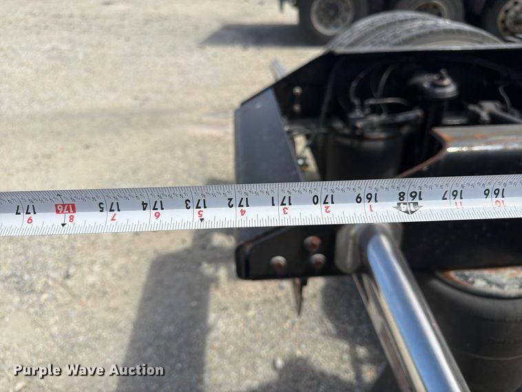 image for item YA3251 2015 Kenworth T680 semi truck