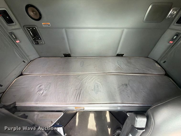 image for item YA3251 2015 Kenworth T680 semi truck
