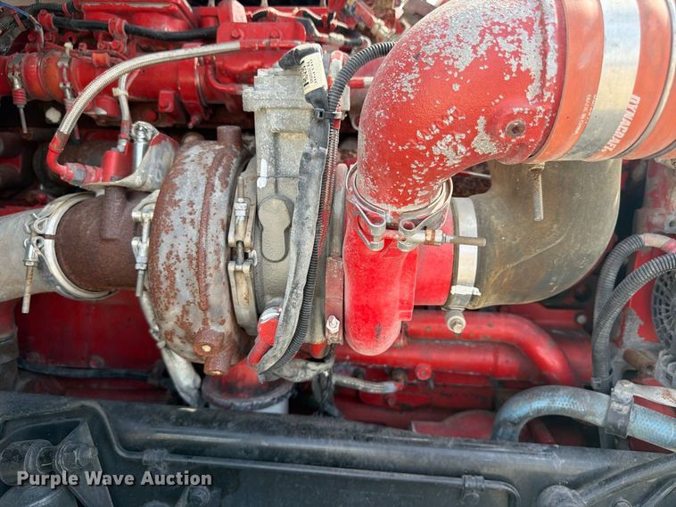 image for item YA3251 2015 Kenworth T680 semi truck