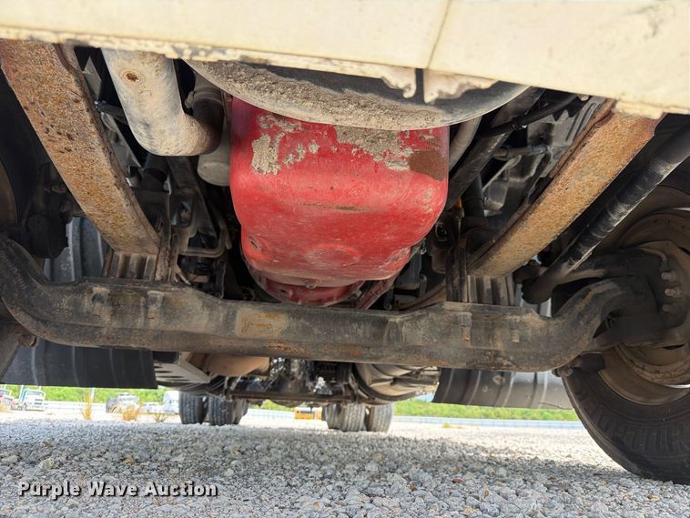 image for item YA3251 2015 Kenworth T680 semi truck