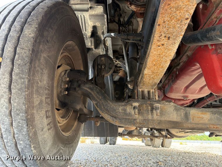 image for item YA3251 2015 Kenworth T680 semi truck
