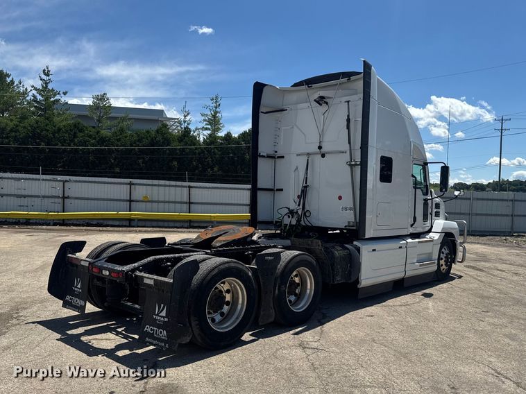image for item YA3392 2023 Mack Anthem semi truck