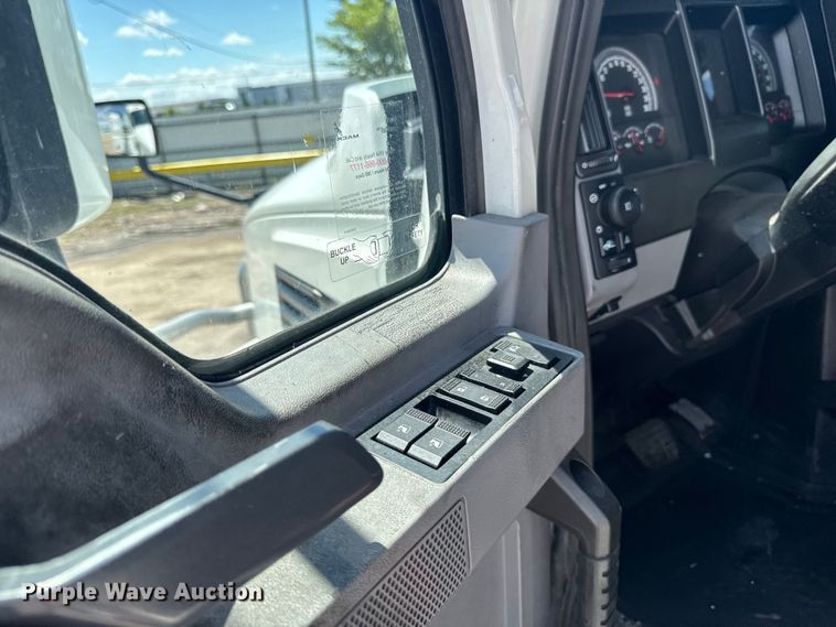 image for item YA3392 2023 Mack Anthem semi truck
