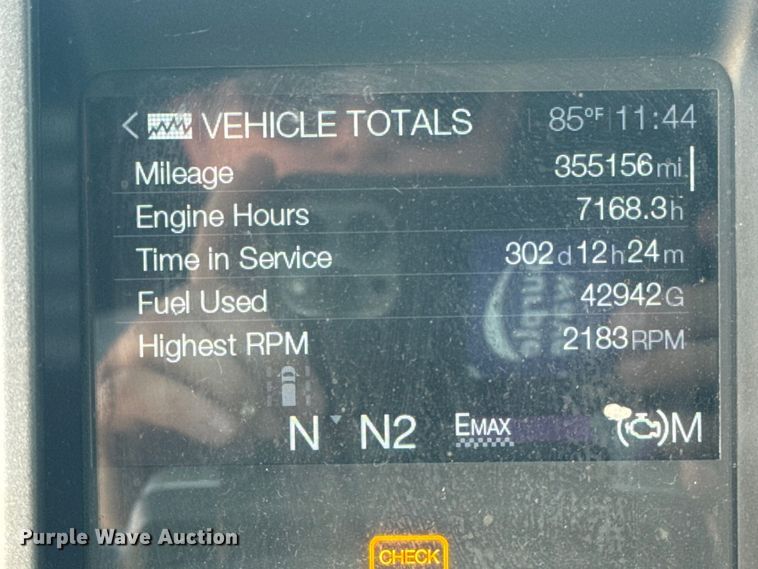 image for item YA3392 2023 Mack Anthem semi truck