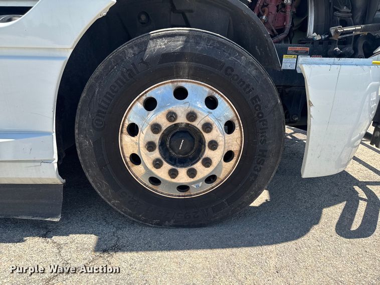 image for item YA3392 2023 Mack Anthem semi truck