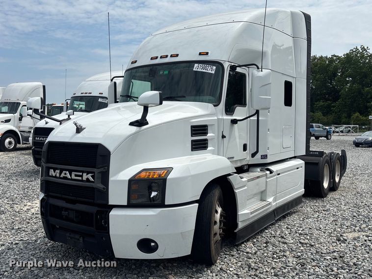 image for item YA3396 2023 Mack Anthem semi truck