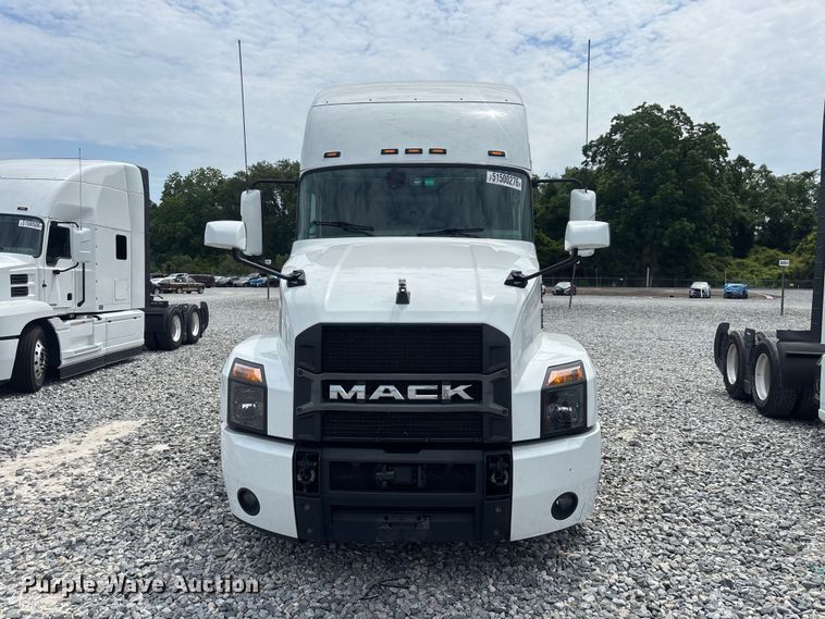 image for item YA3396 2023 Mack Anthem semi truck