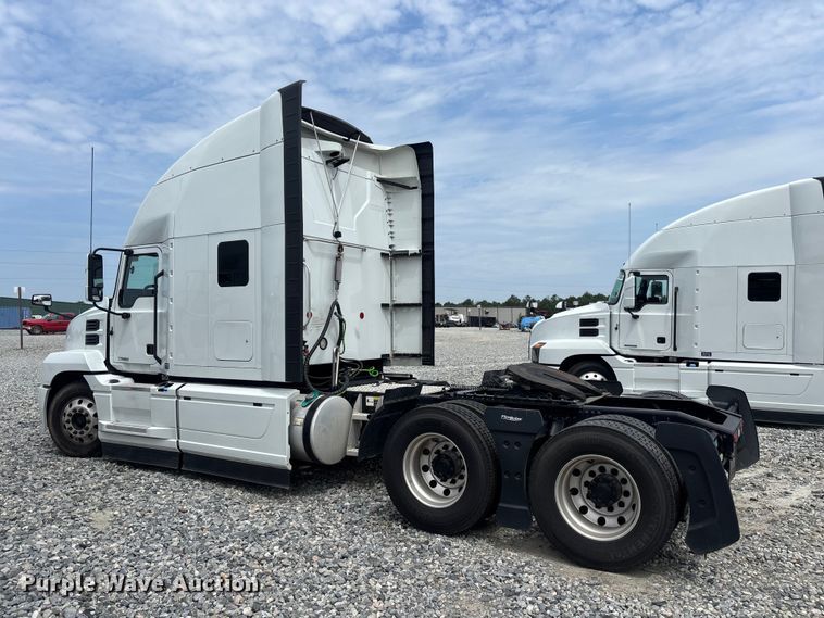 image for item YA3396 2023 Mack Anthem semi truck
