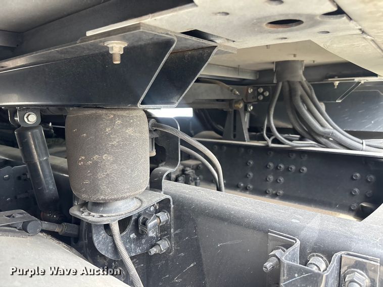 image for item YA3396 2023 Mack Anthem semi truck