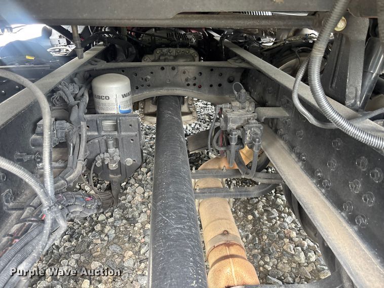 image for item YA3396 2023 Mack Anthem semi truck