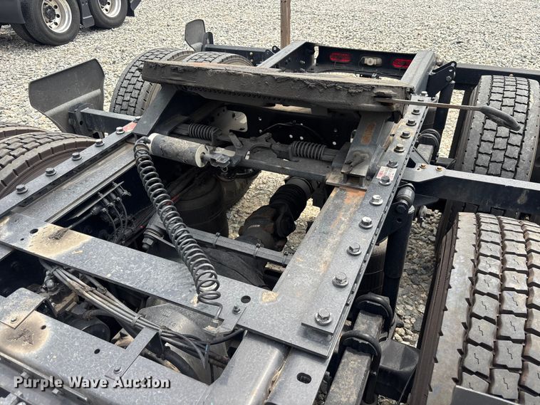 image for item YA3396 2023 Mack Anthem semi truck