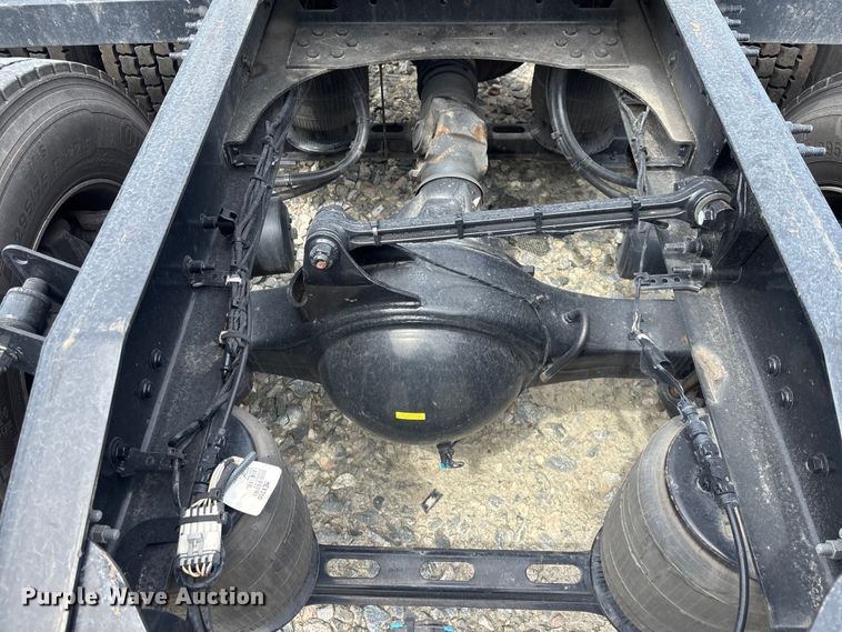 image for item YA3396 2023 Mack Anthem semi truck