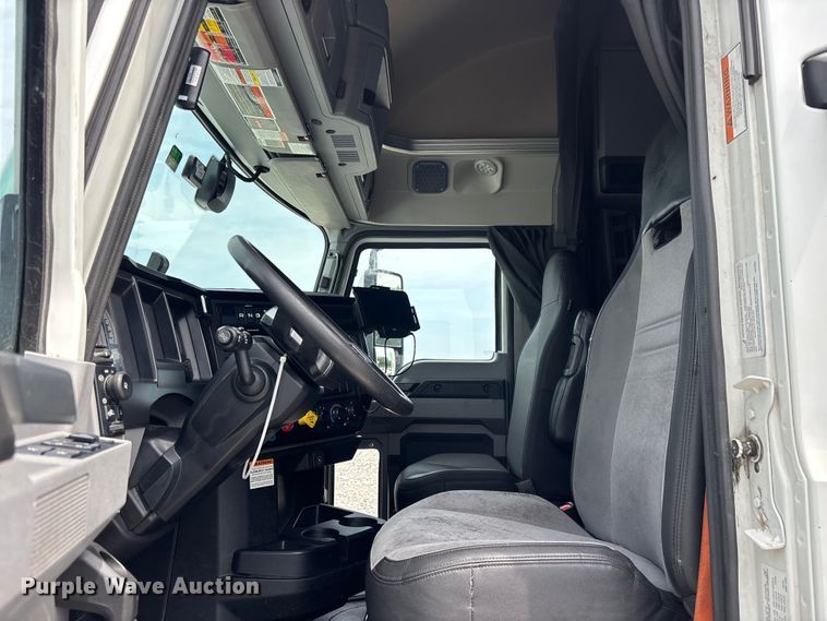image for item YA3396 2023 Mack Anthem semi truck