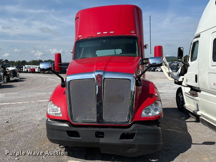 image for item YA3406 2019 Kenworth T680 semi truck