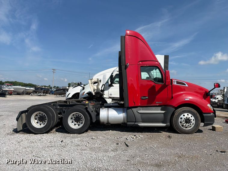 image for item YA3406 2019 Kenworth T680 semi truck