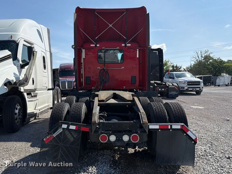 image for item YA3406 2019 Kenworth T680 semi truck