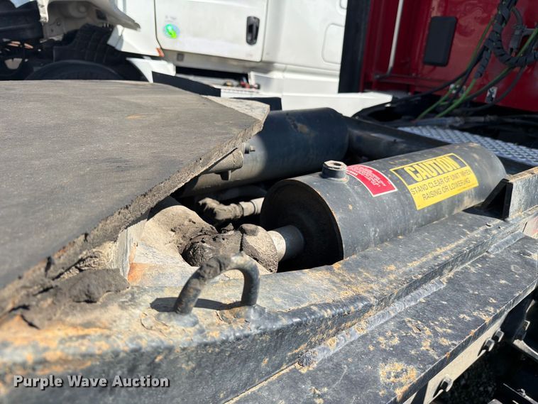 image for item YA3406 2019 Kenworth T680 semi truck