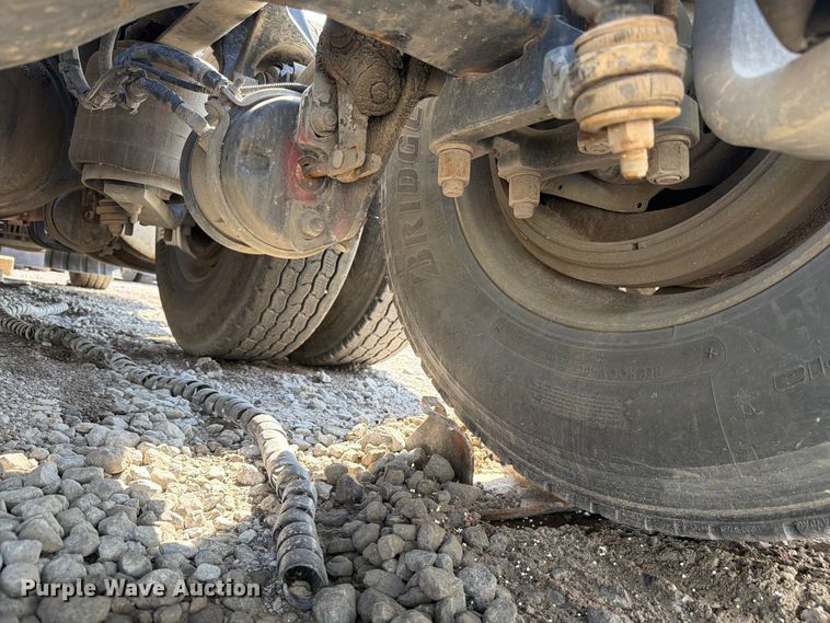 image for item YA3406 2019 Kenworth T680 semi truck