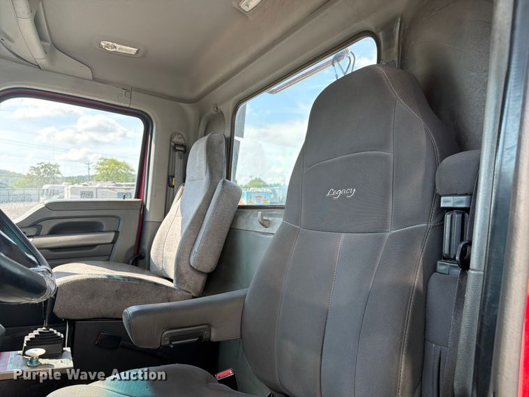 image for item YA3406 2019 Kenworth T680 semi truck