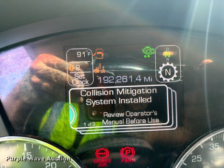 image for item YA3406 2019 Kenworth T680 semi truck