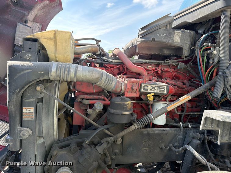 image for item YA3406 2019 Kenworth T680 semi truck