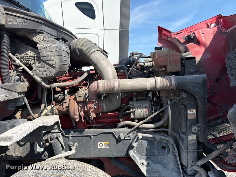 image for item YA3406 2019 Kenworth T680 semi truck