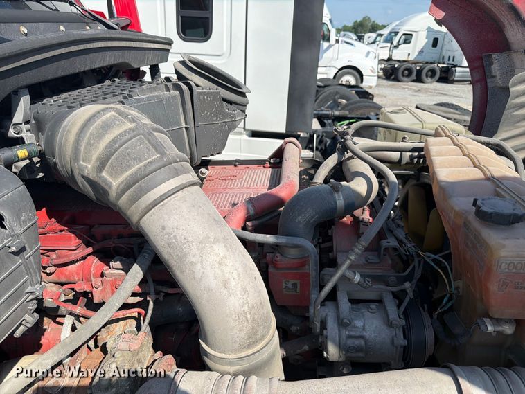 image for item YA3406 2019 Kenworth T680 semi truck