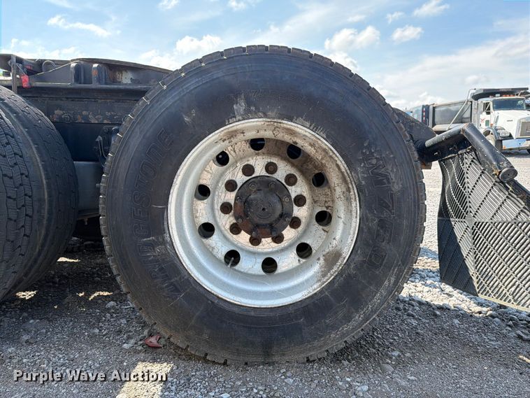 image for item YA3406 2019 Kenworth T680 semi truck