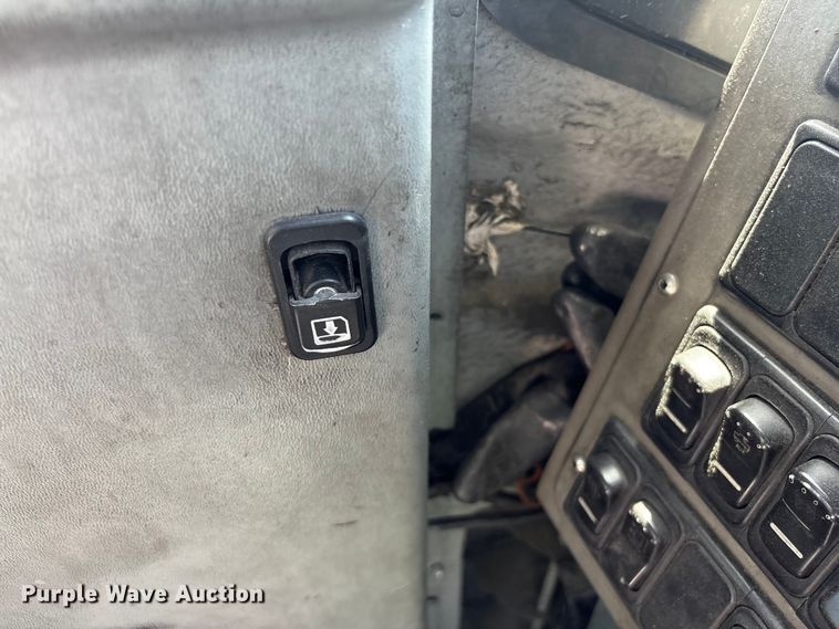 image for item YA3411 2019 Tico Spotter yard truck