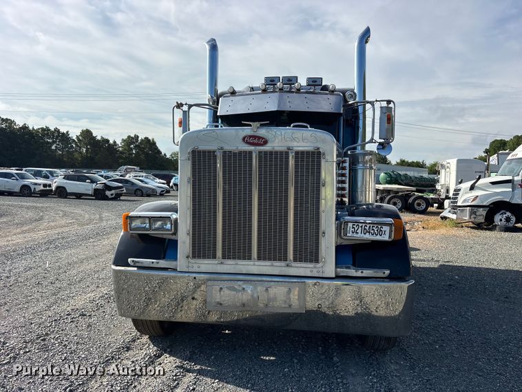 image for item YA3429 2006 Peterbilt 379 semi truck