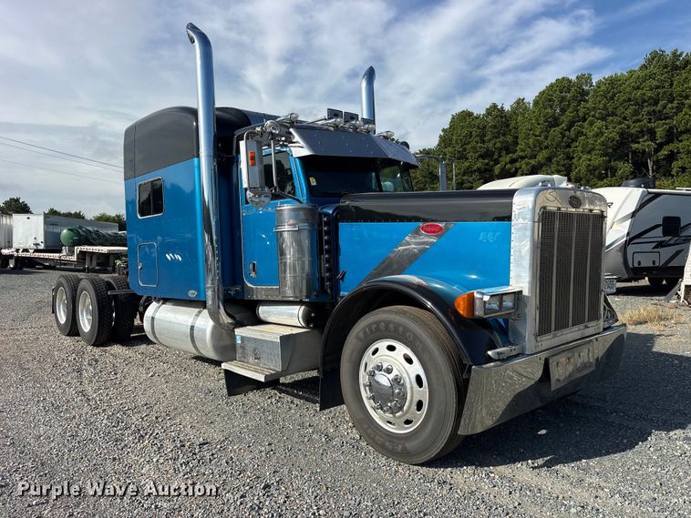 image for item YA3429 2006 Peterbilt 379 semi truck